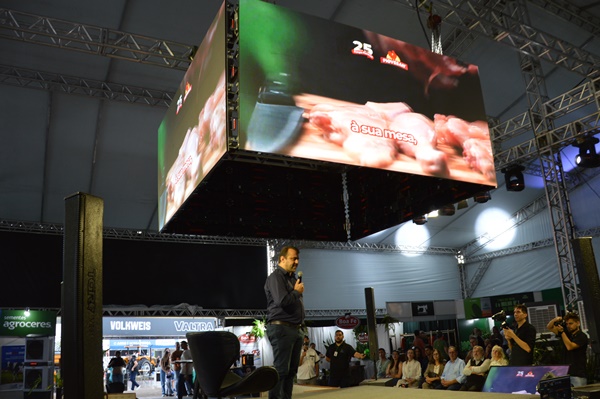 Expofred - Frangos Piovesan no Conexão Expofred Agro e lançamento do mascote