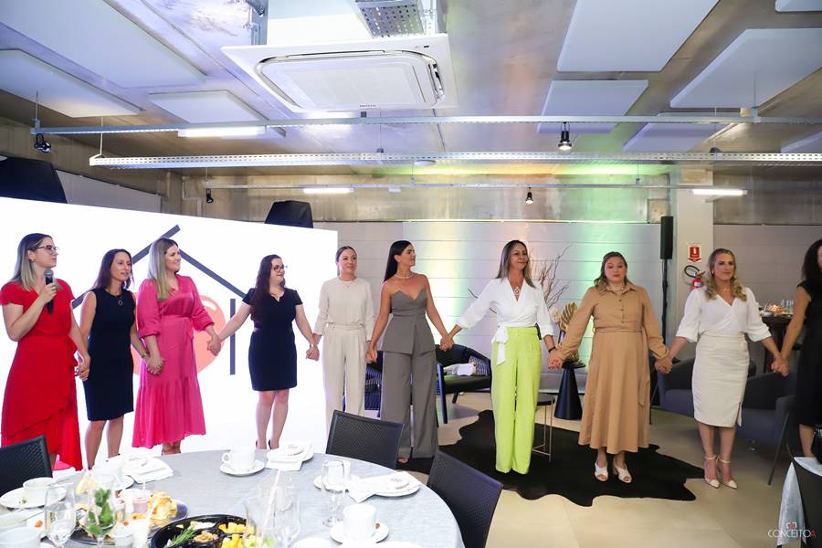 Bárbaras: mulheres reúnem-se em FW, em prol da Comunidade Terapêutica Feminina Bárbara Maix