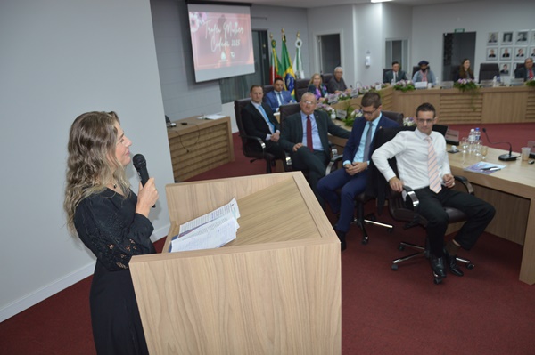 Câmara de FW realiza sessão solene do Troféu Mulher Cidadã