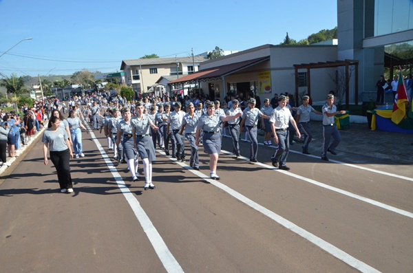Vicente Dutra - Desfile Cívico e Chegada da Chama Crioula